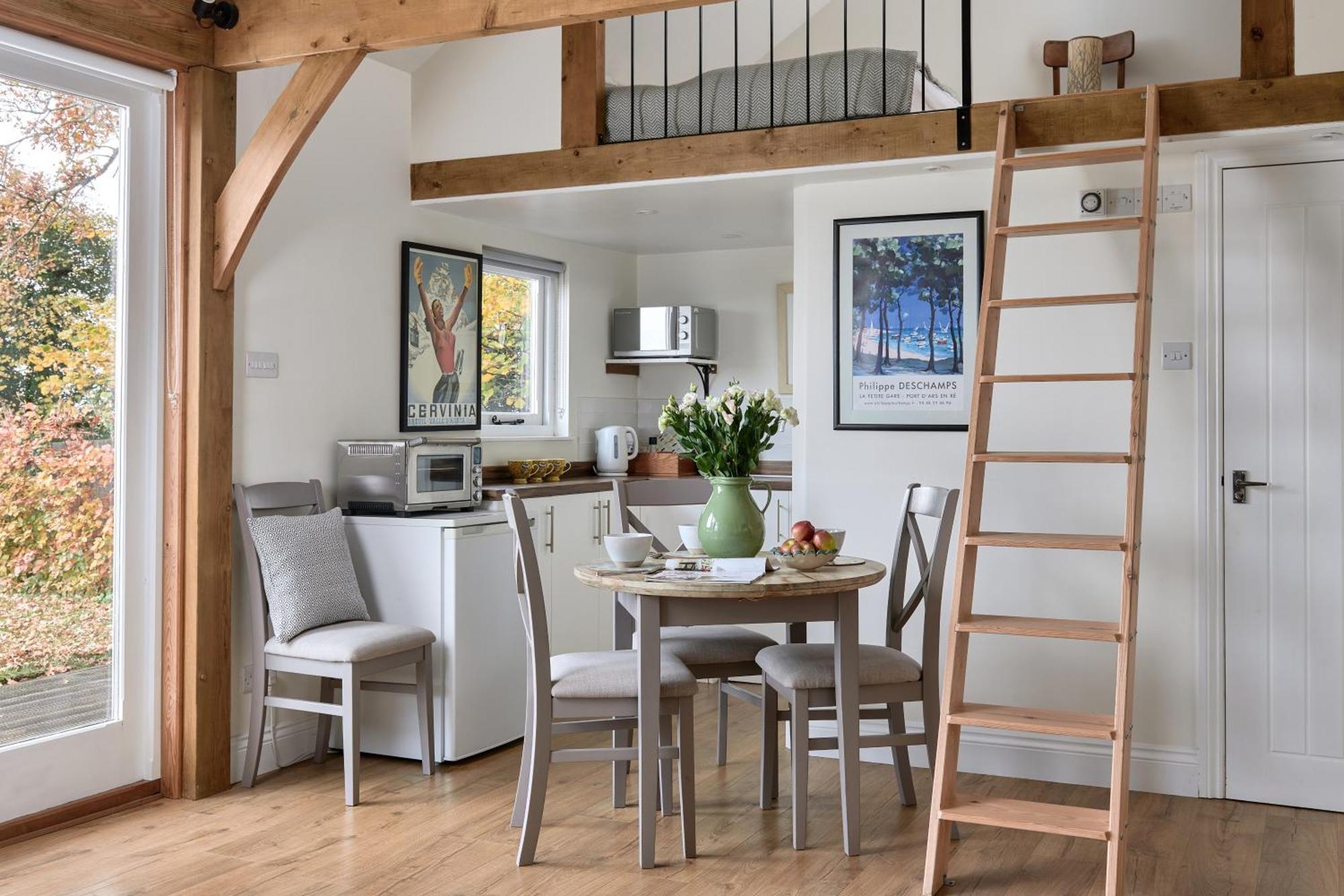 Stunning Cabin With Incredible Views Near Goodwood Rogate Bagian luar foto