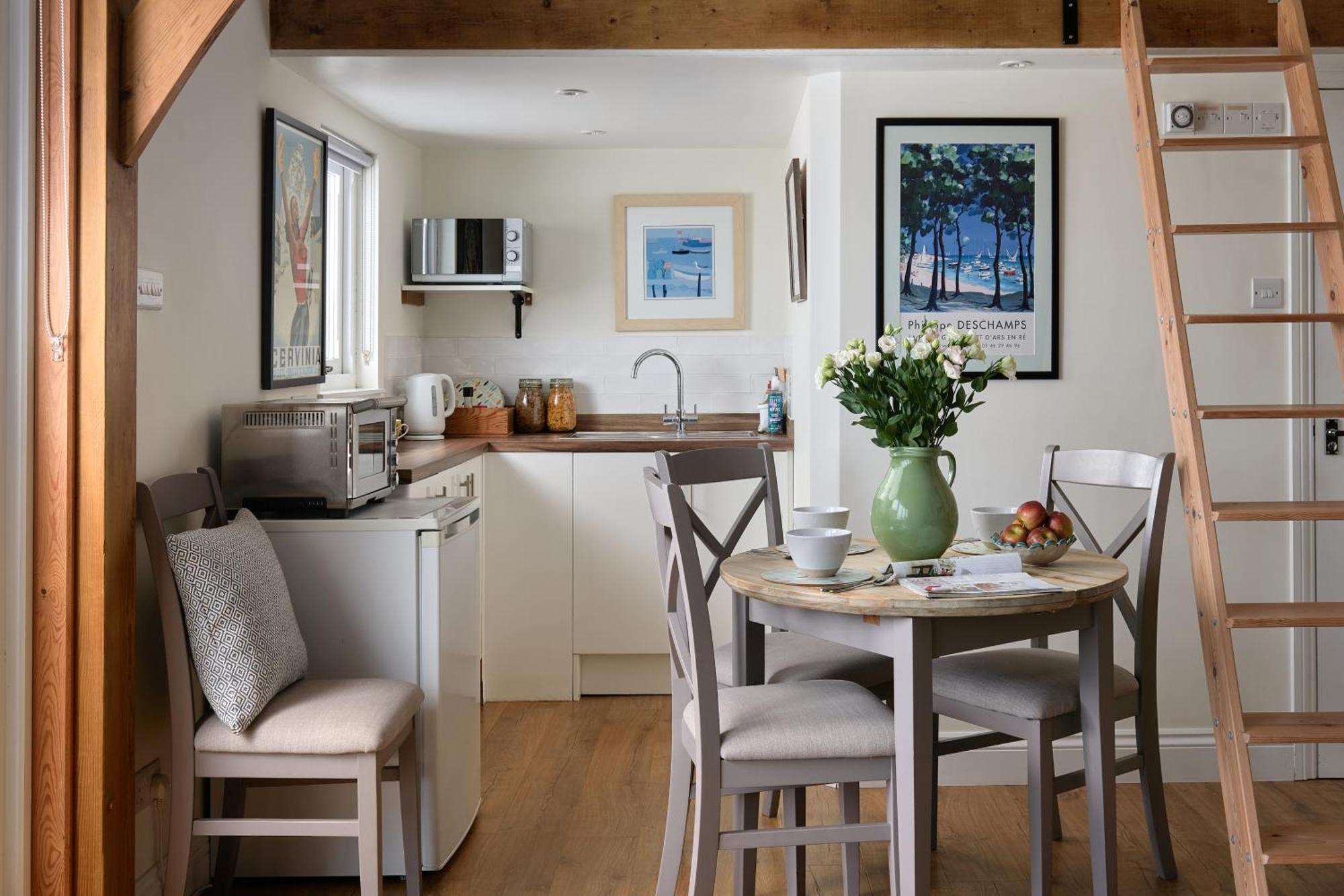 Stunning Cabin With Incredible Views Near Goodwood Rogate Bagian luar foto