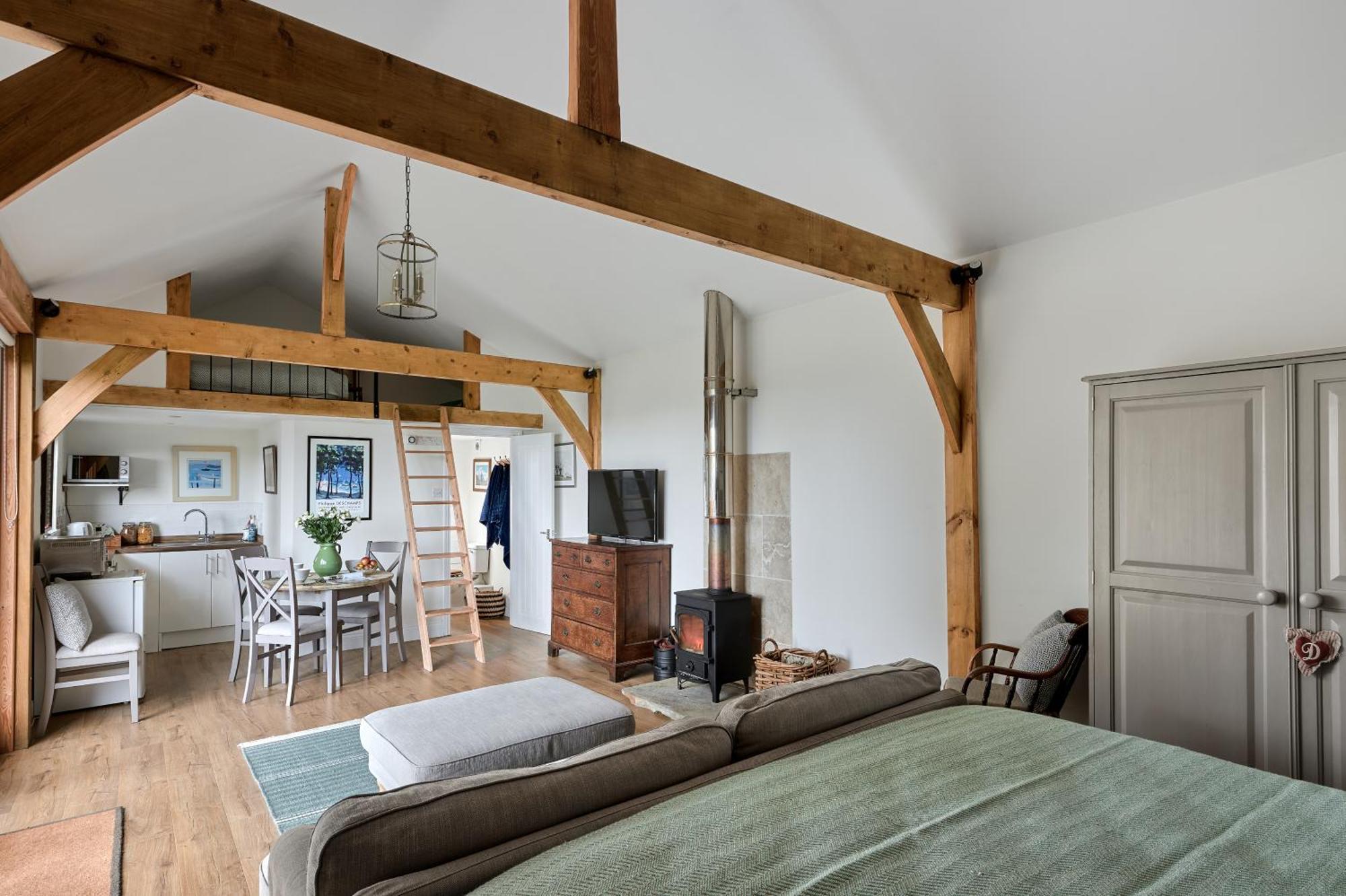 Stunning Cabin With Incredible Views Near Goodwood Rogate Bagian luar foto